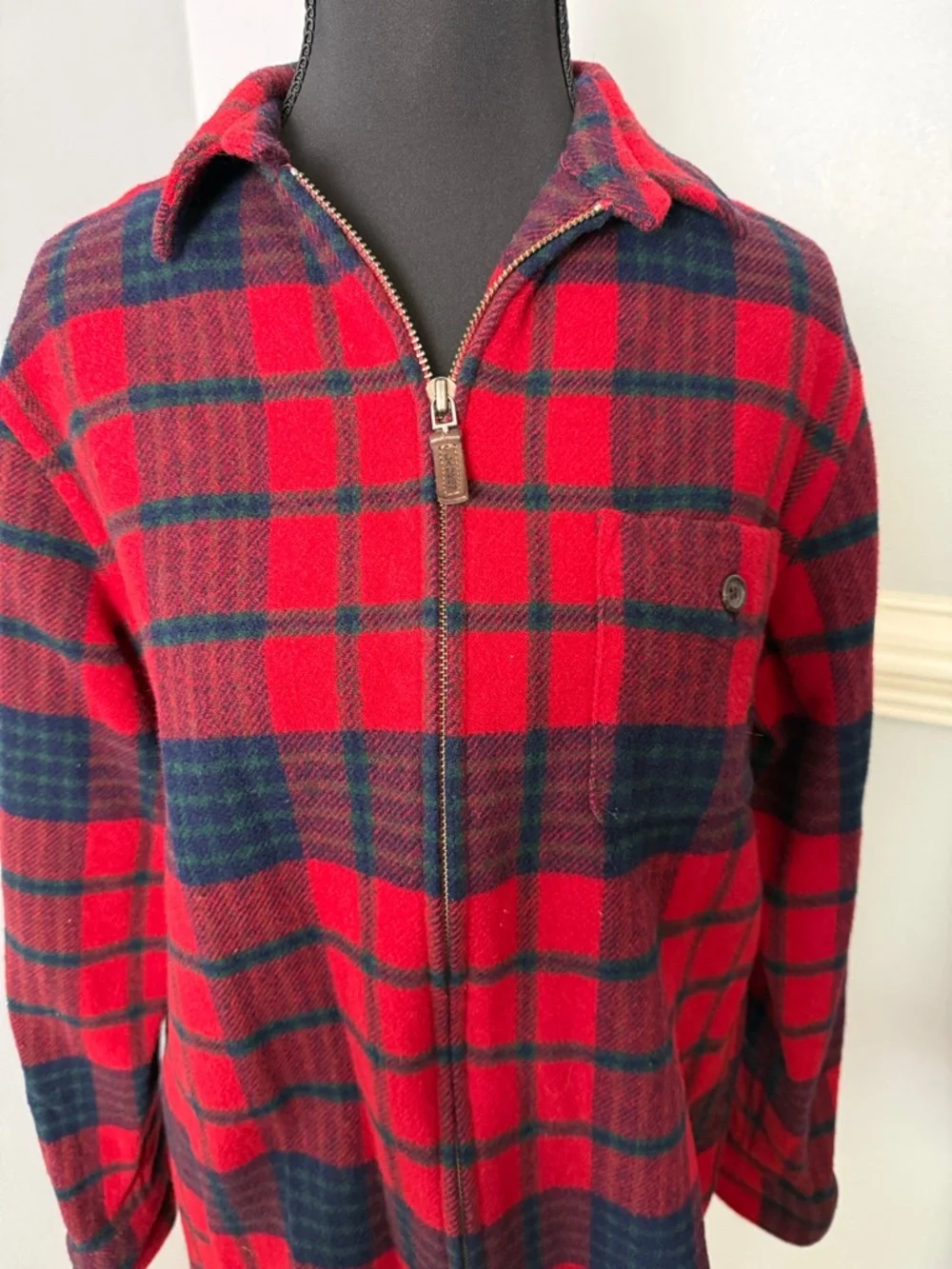 Vintage Ralph Lauren Red and Navy Plaid Zip-Front . 100% lambswool. Very nice - Picture 2 of 7